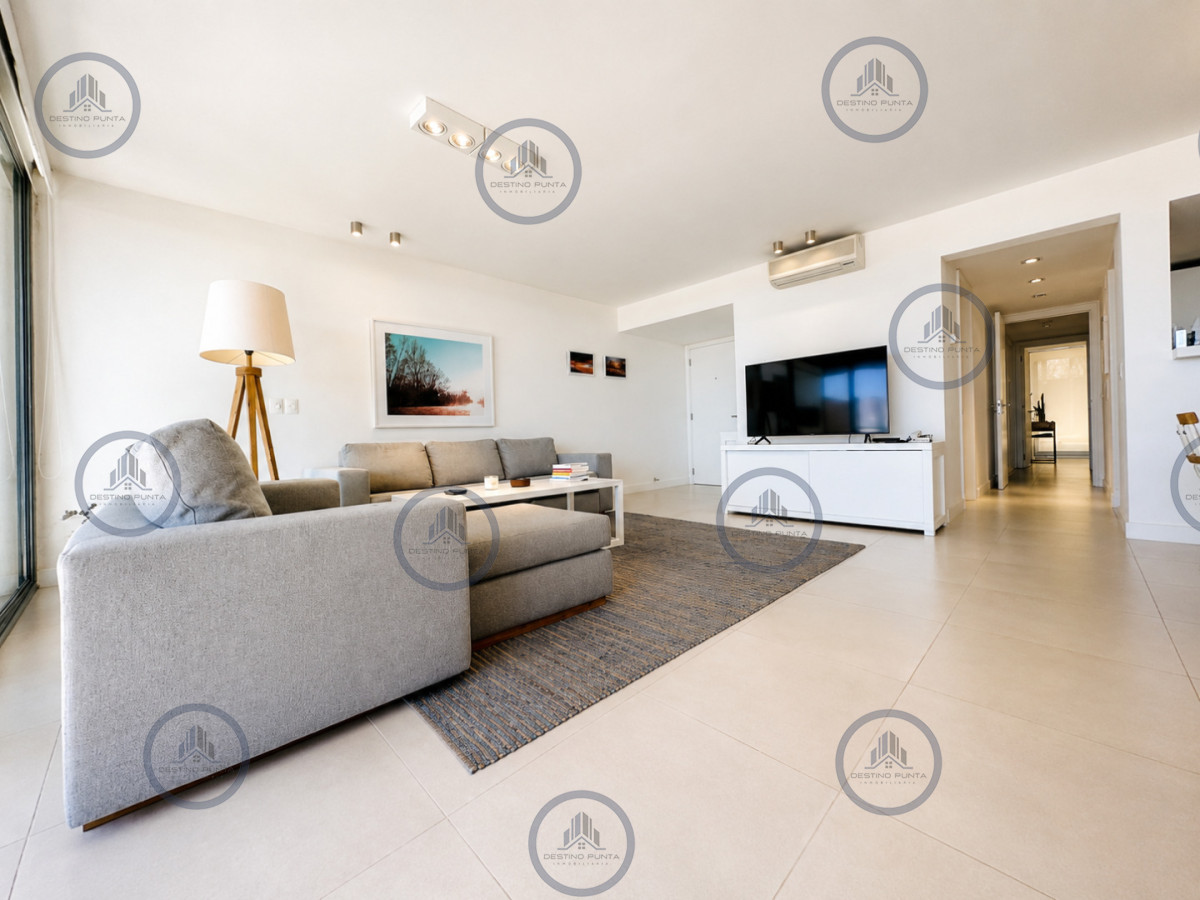 Apartamento ID.1690 - Venta y Alquiler temporario de apartamento moderno de dos dormitorios con parrillero en Punta Ballena