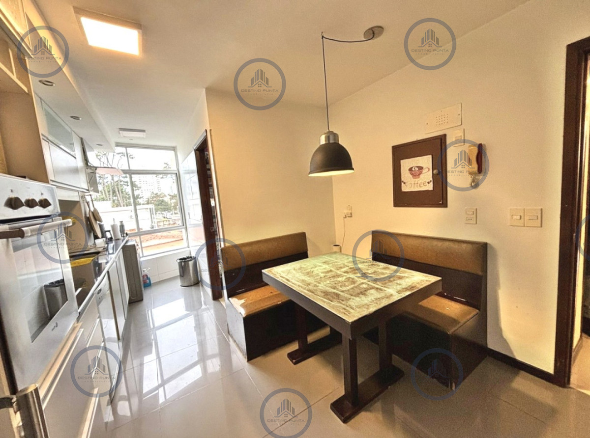 Apartamento ID.3205 - Apartamento amplio de 3 dormitorios más dependencia con estufa a leña 