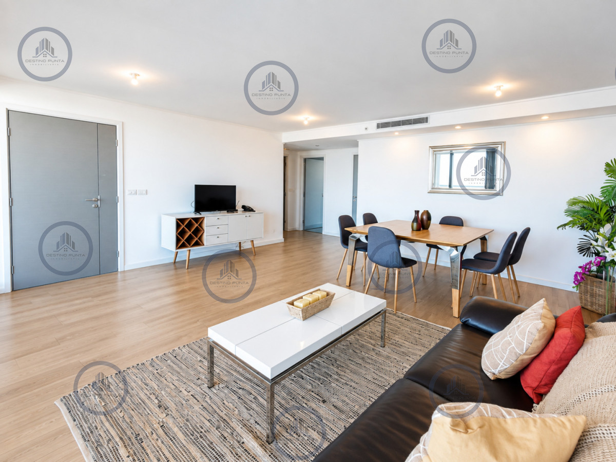 Apartamento ID.3291 - Apartamento de 2 Dormitorios en Suite con Vista al Mar. Playa Mansa, Punta del Este
