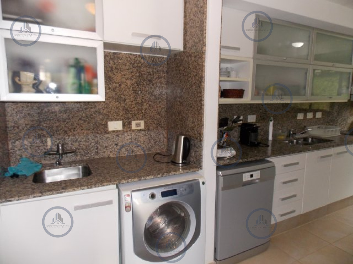 Apartamento ID.32 - Alquiler temporario de departamento esquinero de dos dormitorios mas dependencia de servicio, Punta Ballena