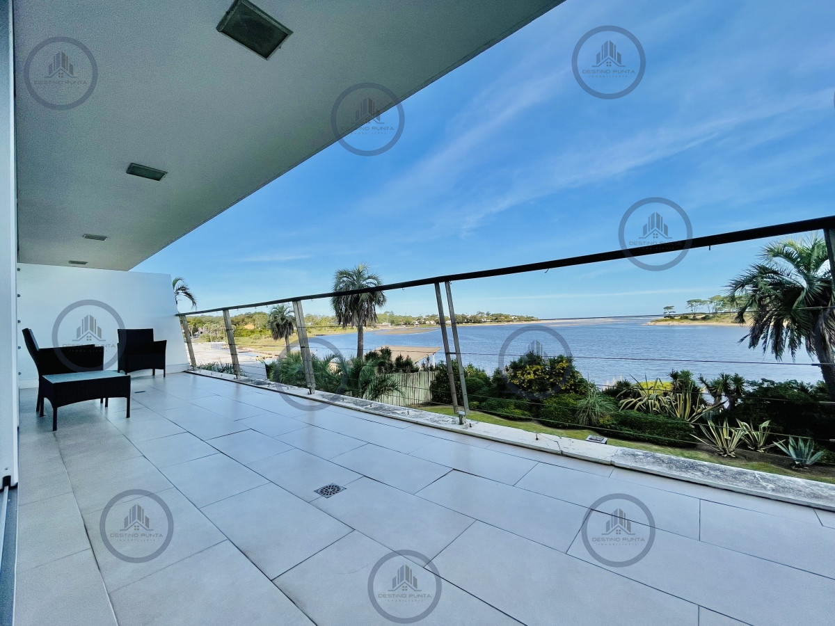 Apartamento ID.1925 - Venta de Moderno Apartamento de 3 Dormitorios Frente al Mar en La Barra