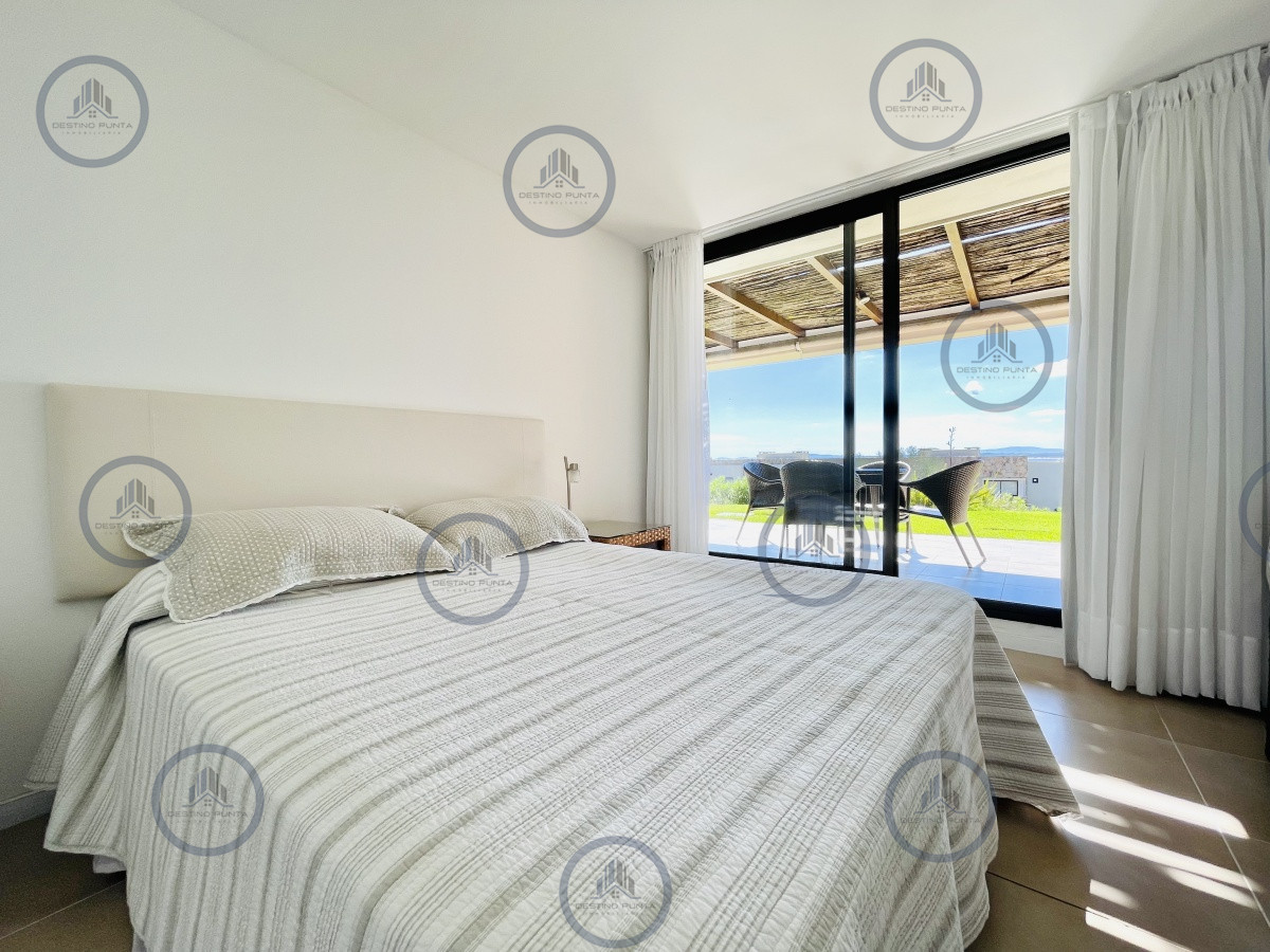Apartamento ID.506 - Venta y alquiler temporario de apartamento de un dormitorio con parrillero en exclusivo complejo de Punta Ballena