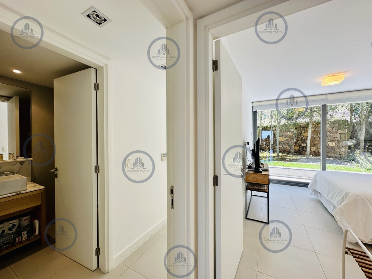 Apartamento ID.1690 - Venta y Alquiler temporario de apartamento moderno de dos dormitorios con parrillero en Punta Ballena