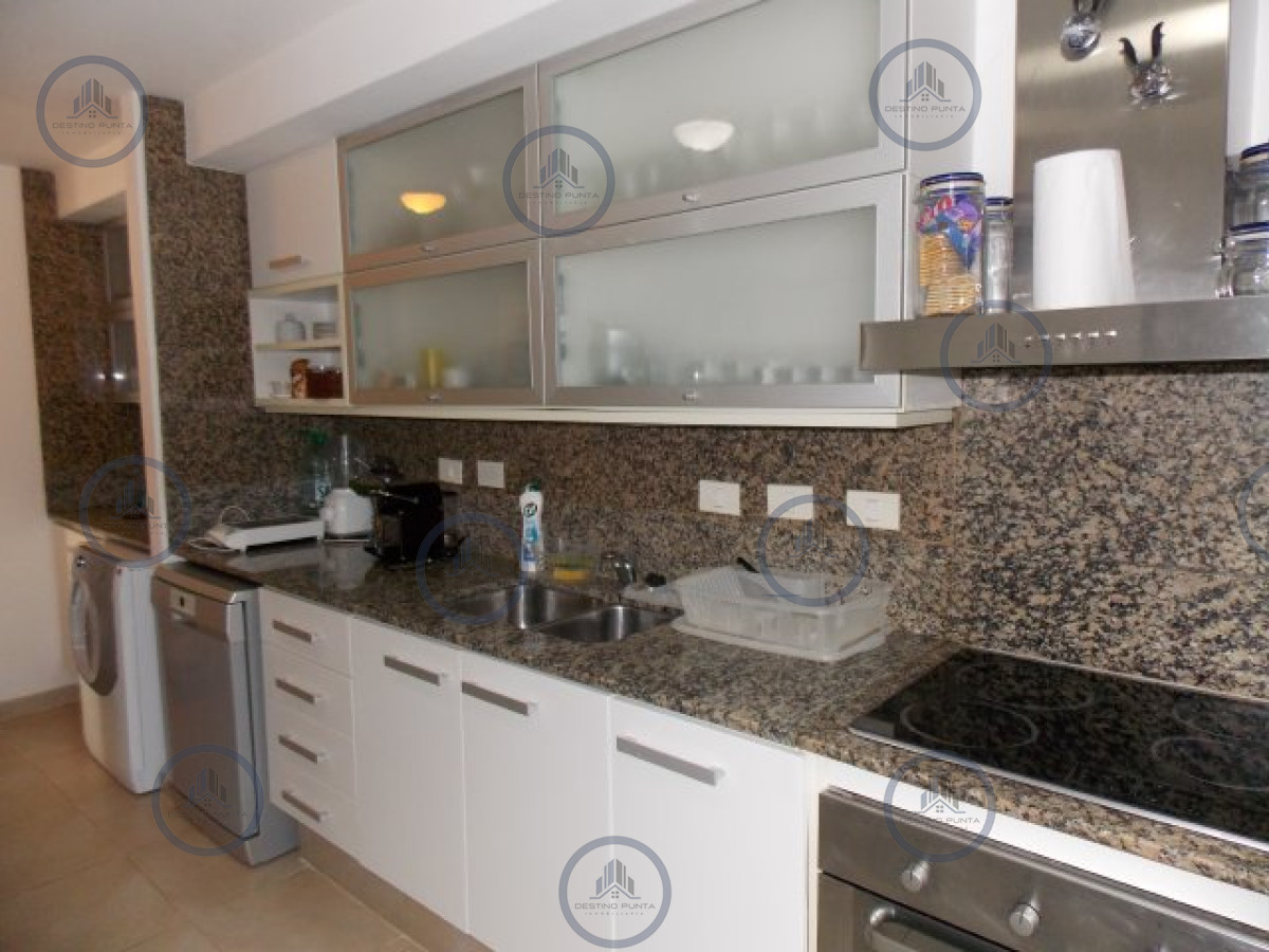 Apartamento ID.32 - Alquiler temporario de departamento esquinero de dos dormitorios mas dependencia de servicio, Punta Ballena
