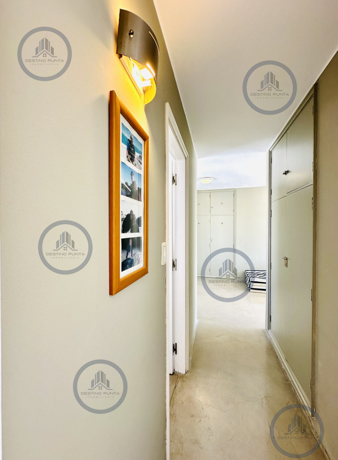 Apartamento ID.2461 - Alquiler y venta de apartamento con vista al Mar en Península de 3 dormitorios más dependencia