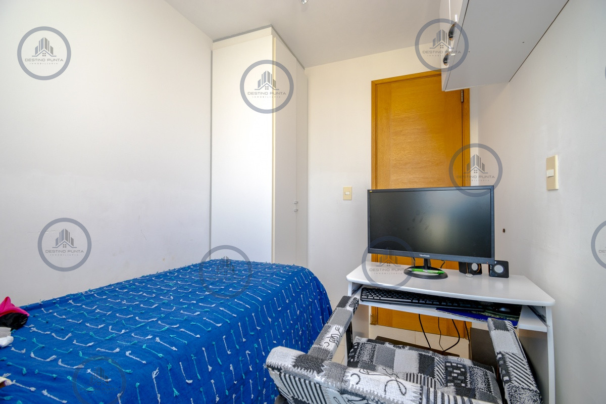 Apartamento ID.87 - Apartamento de 3 Dormitorios y Dependencia en Playa Mansa, Punta del Este