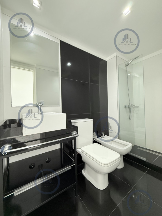 Apartamento ID.3038 - Apartamento en Art Tower de 1 Dormitorio disponible en Alquiler Anual, Punta del Este