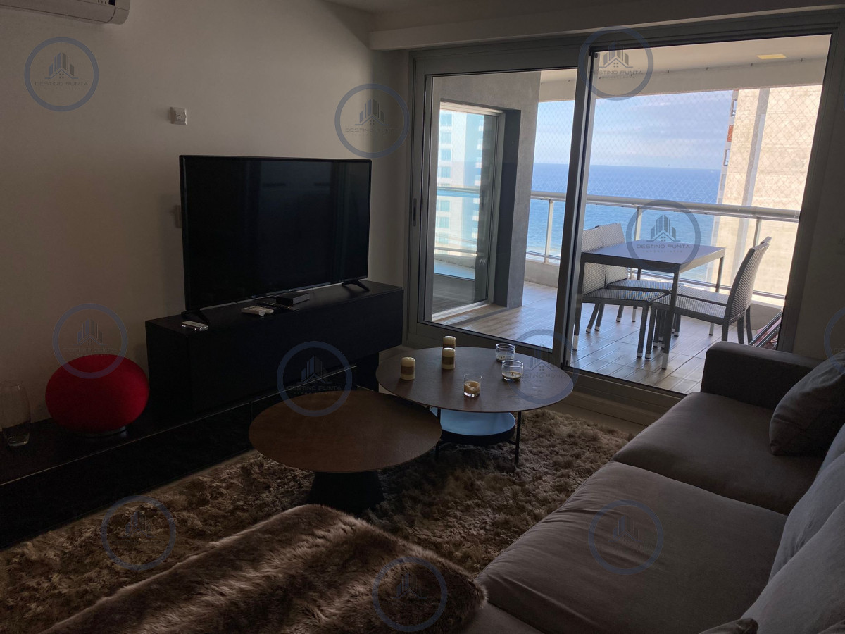 Apartamento ID.1776 - Venta de gran apartamento de 3 dormitorios con parrillero propio en Playa Brava, Punta del Este