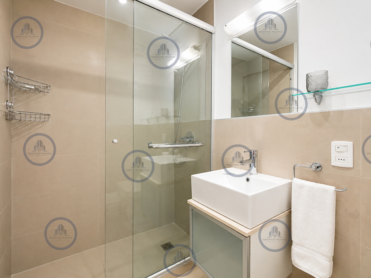 Apartamento ID.1816 - Apartamento de 3 Dormitorios en Primera Línea del Mar, Playa Brava Punta del Este