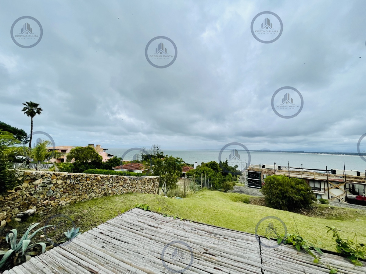 Apartamento ID.1029 - Venta de apartamento de dos dormitorios con parrillero en complejo privado de Punta Ballena