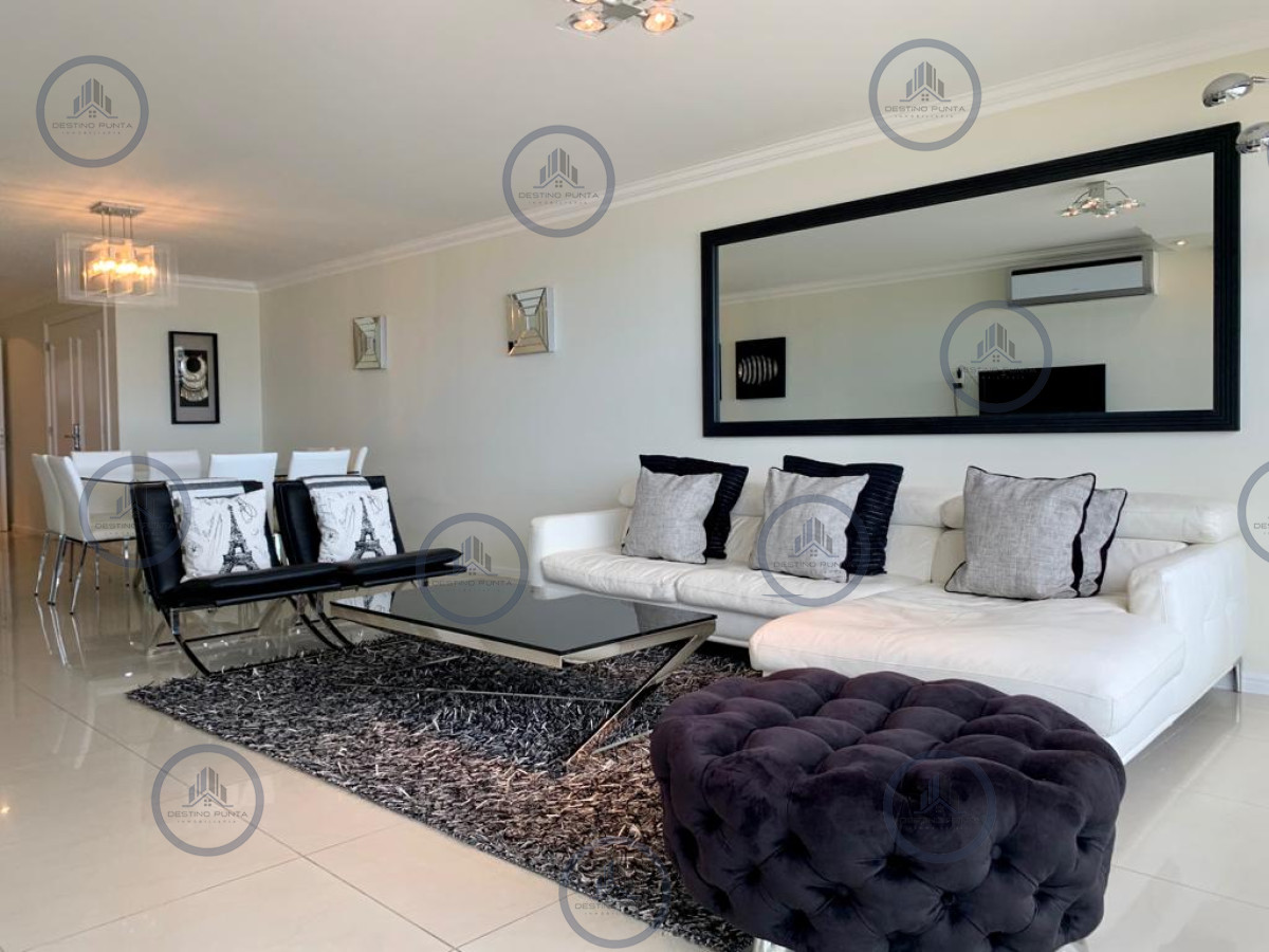 Apartamento ID.241 - Excelente Apartamento de 3 Dormitorios en Playa Brava - Punta del Este