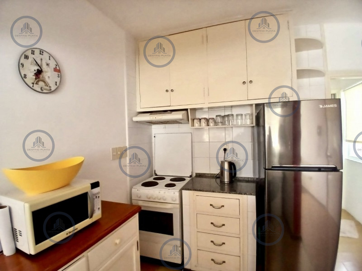 Apartamento ID.3193 - Venta | Apartamento de 2 dormitorios frente al mar – Playa Mansa, Punta del Este