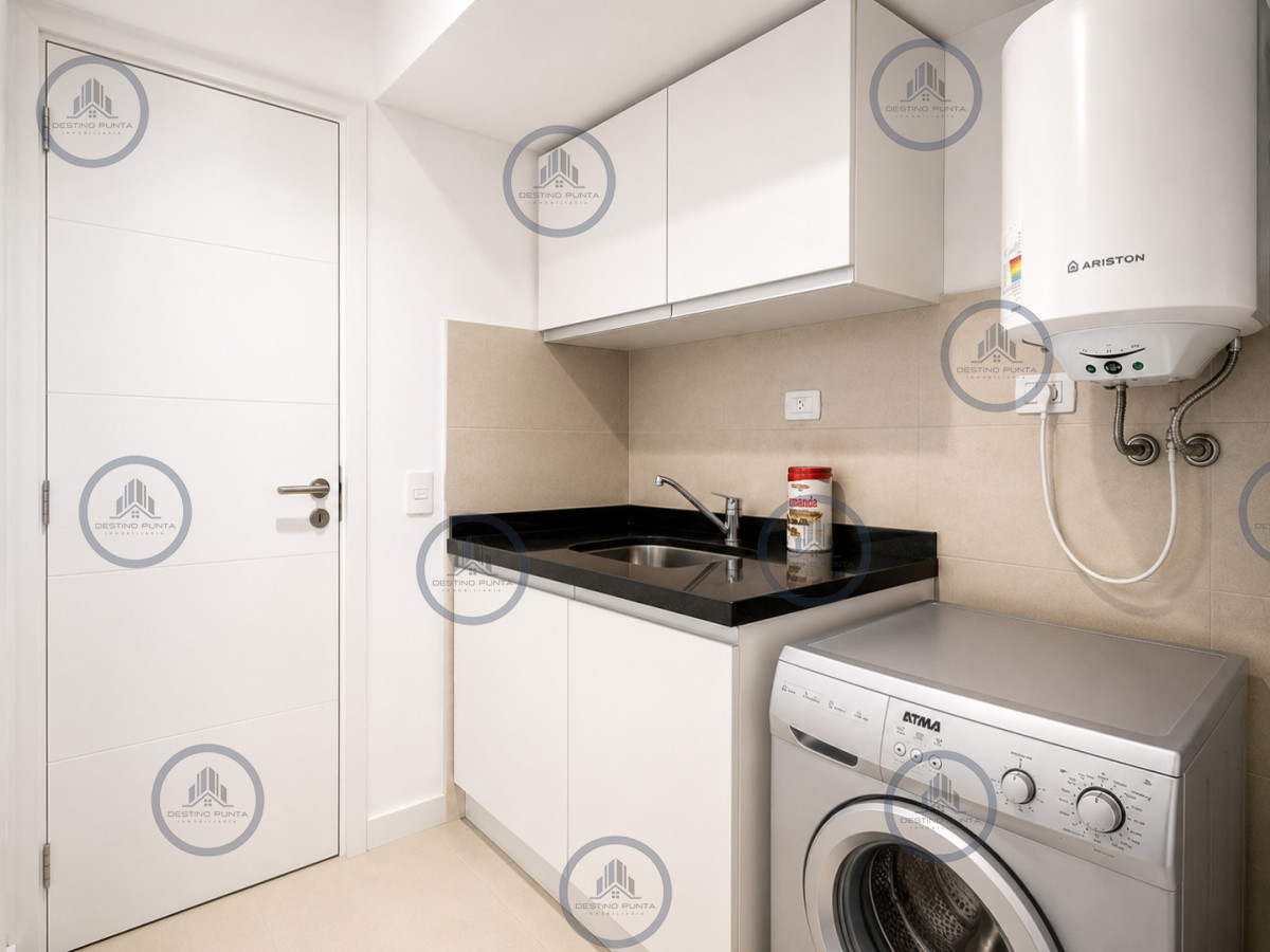 Apartamento ID.3106 - Apartamento de 3 Dormitorios en Primera Línea del Mar, Playa Brava Punta del Este