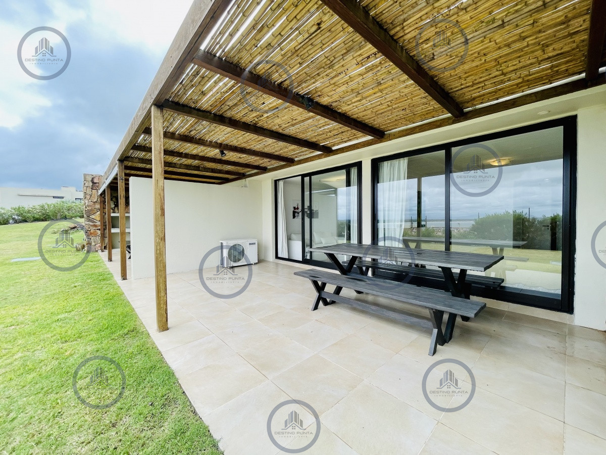 Apartamento ID.1039 - Alquiler temporario de apartamento de un dormitorio con parrillero y jardín, Punta Ballena