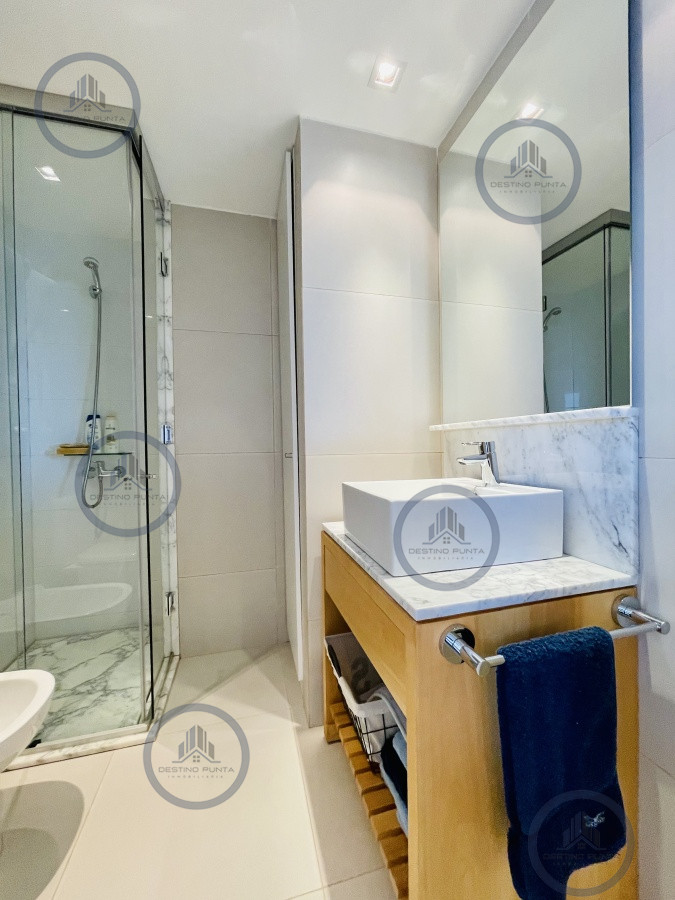 Apartamento ID.112 - Venta OPORTUNIDAD de exclusivo departamento de tres dormitorios y Parrillero en Punta Ballena