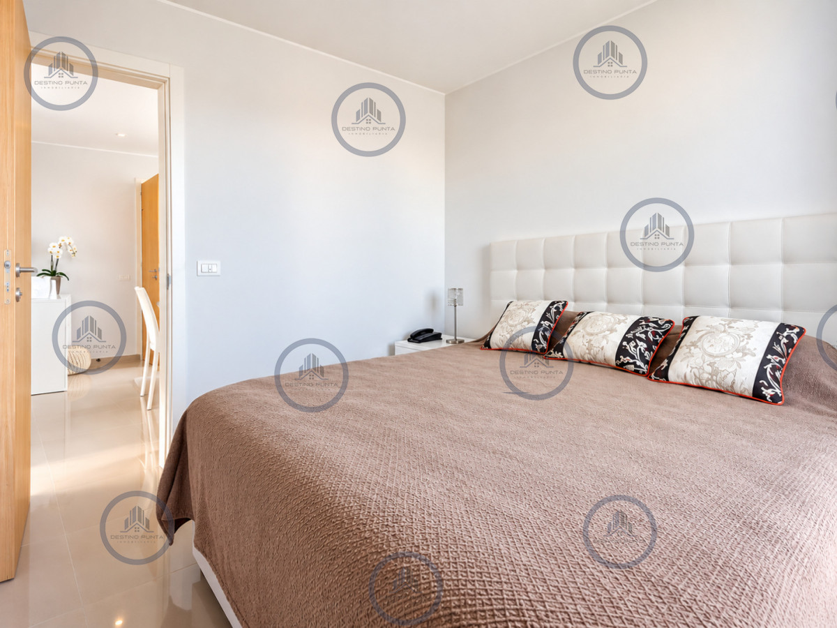 Apartamento ID.3307 - Moderno Apartamento de 1 Dormitorio en Suite a pasos del mar. Playa Mansa, Punta del Este