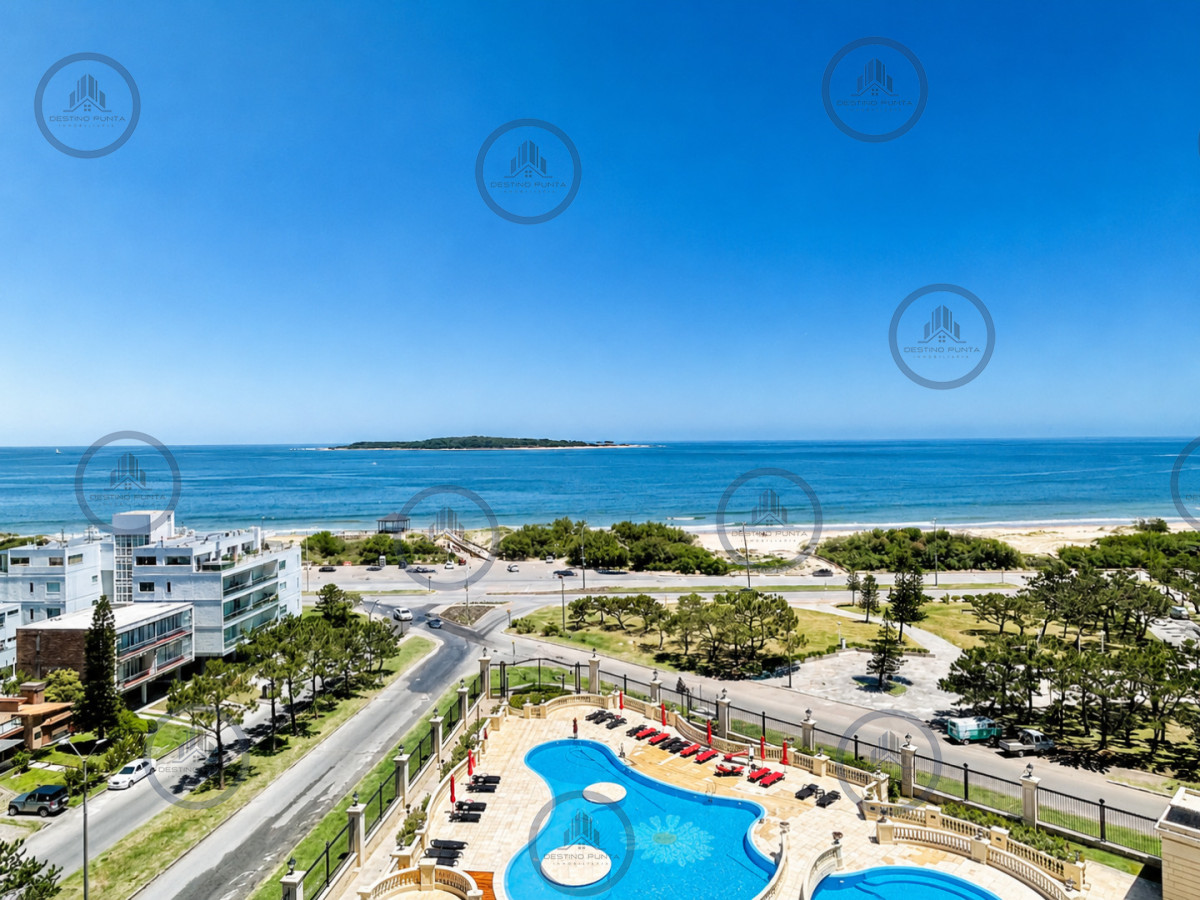 Excelente apartamento de 3 Dormitorios y Dependencia en torre Le Jardin de Playa Mansa, Punta del Este — fotografía 4