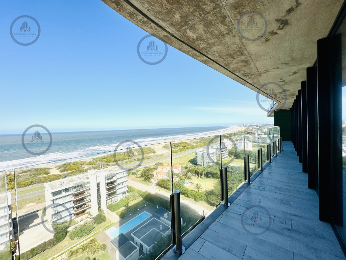Apartamento ID.677 - Venta y alquiler de apartamento de tres dormitorios con tres suites moderno a estrenar, playa Brava