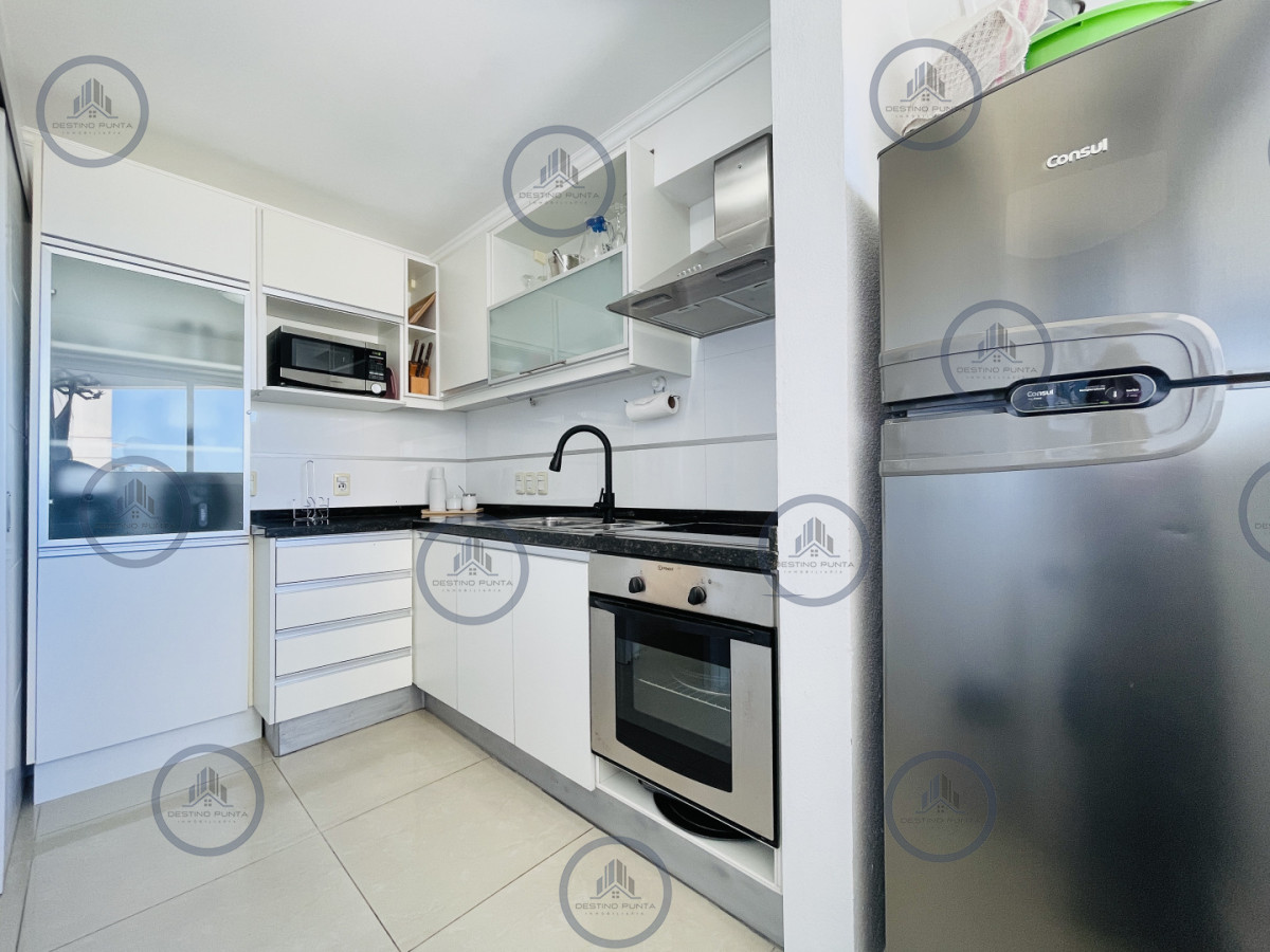 Apartamento ID.1755 - Moderno Apartamento de 2 Dormitorios en Venta, Playa Mansa 