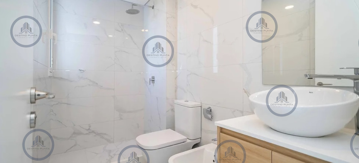 Apartamento ID.1729 - Excelente Apartamento de 2 Dormitorios Frente al Mar - Punta del Este