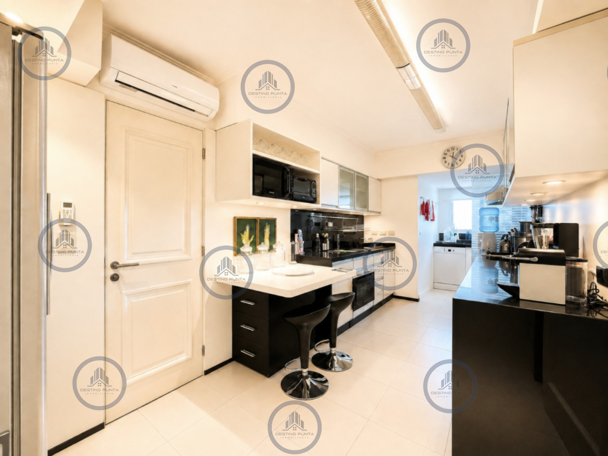 Apartamento ID.3221 - Exclusivo Apartamento Frente al Mar en Playa Brava, 4 Dormitorios 
