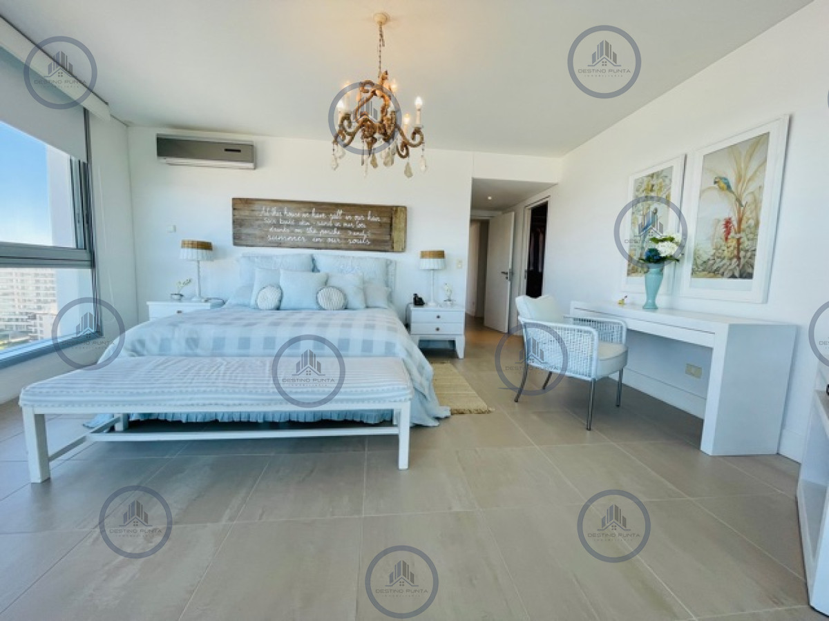 Apartamento ID.46 - Venta de apartamento premiun de tres dormitorios más dependencia en torre de categoría sobre playa Brava, Punta del Este