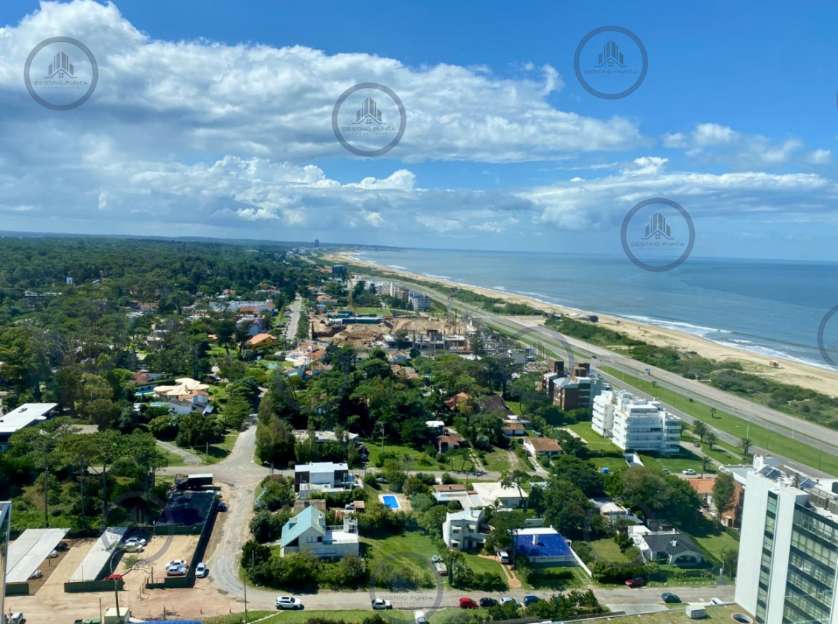 Apartamento ID.175 - Alquiler temporal de apartamento piso alto de 2 dormitorios más servicio en playa brava 