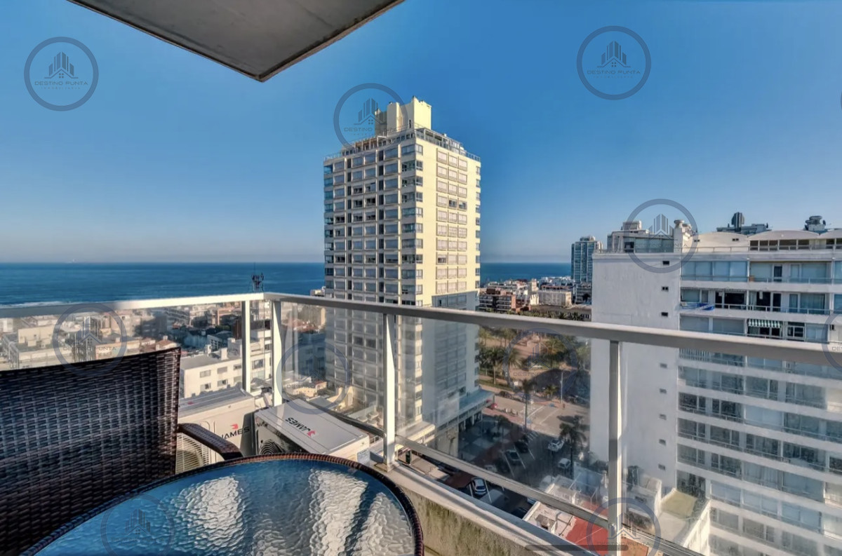 Apartamento ID.541 - Apartamento Céntrico de 2 Dormitorios con Vista al Mar, en el corazón de la Península de Punta del Este