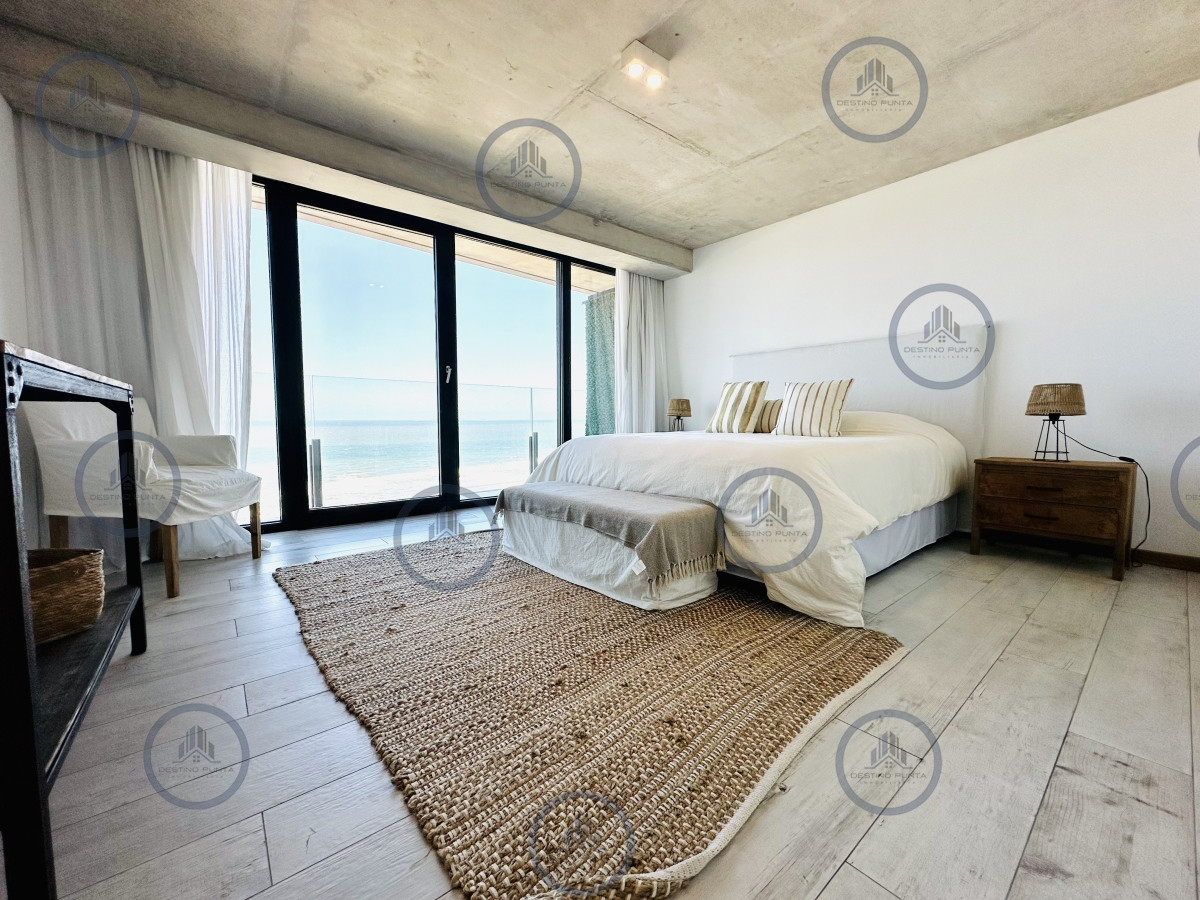 Apartamento ID.677 - Venta y alquiler de apartamento de tres dormitorios con tres suites moderno a estrenar, playa Brava