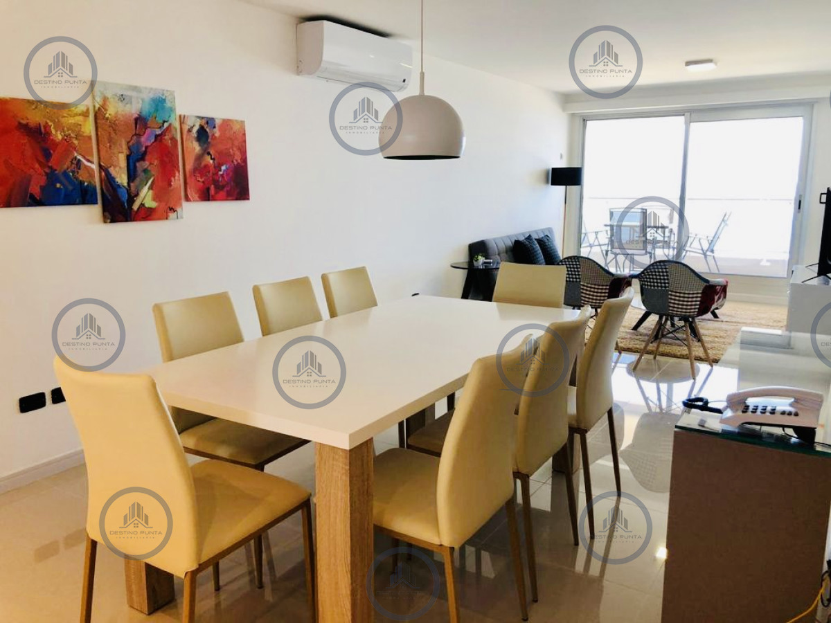 Apartamento ID.142 - Venta y Alquiler temporario de apartamento de dos dormitorios con parrillero de uso exclusivo, Playa Brava, Punta del Este