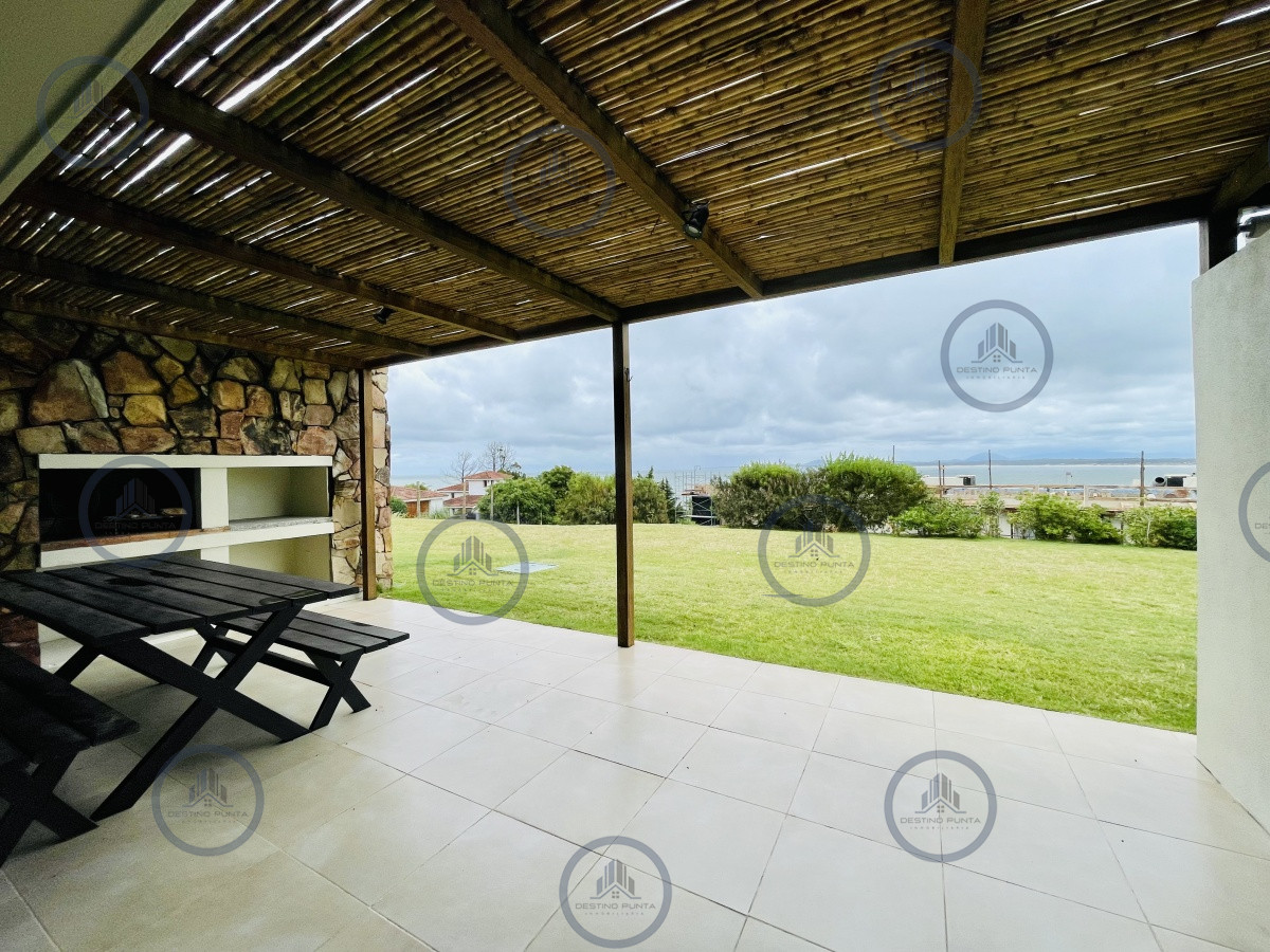 Apartamento ID.1039 - Alquiler temporario de apartamento de un dormitorio con parrillero y jardín, Punta Ballena