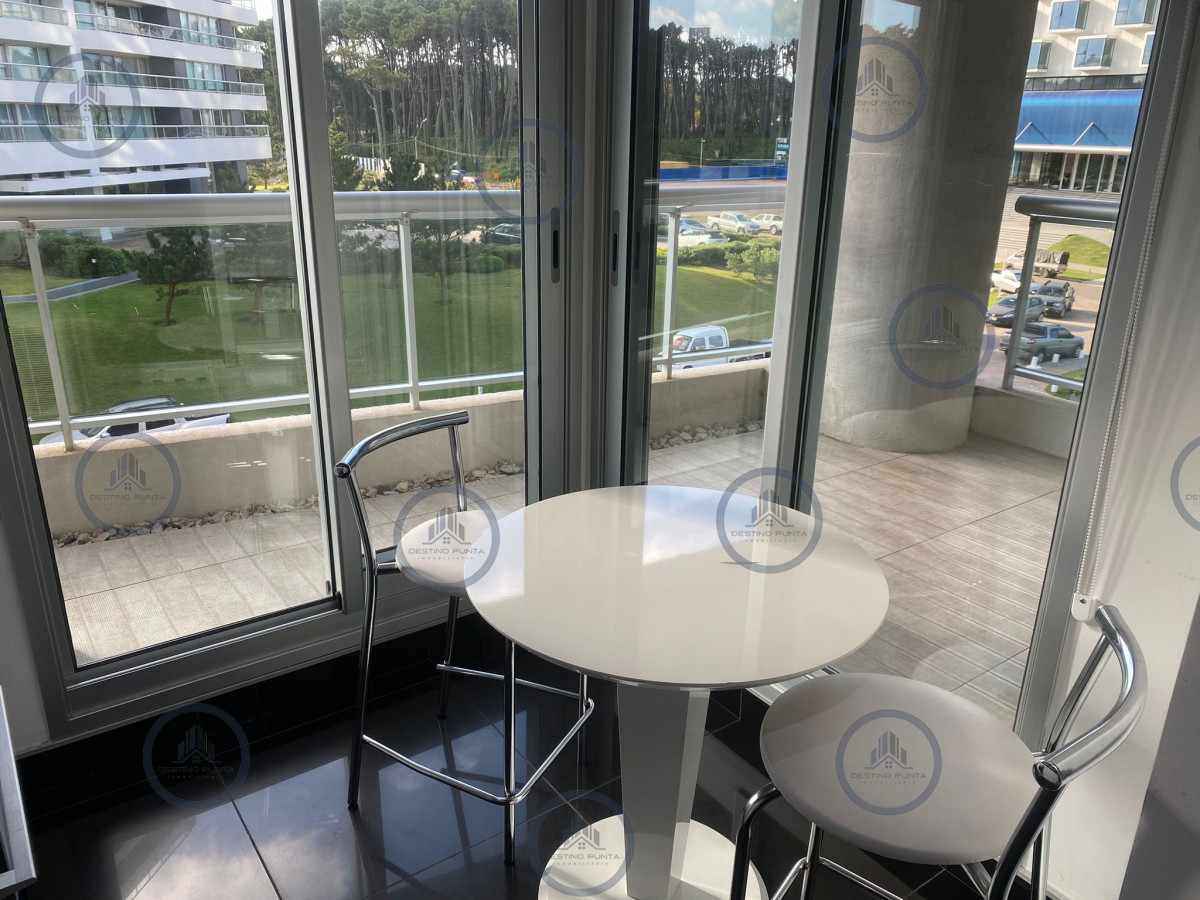 Apartamento ID.2077 - Alquiler temporario de apartamento de 1 dormitorio en playa Brava, Punta del Este