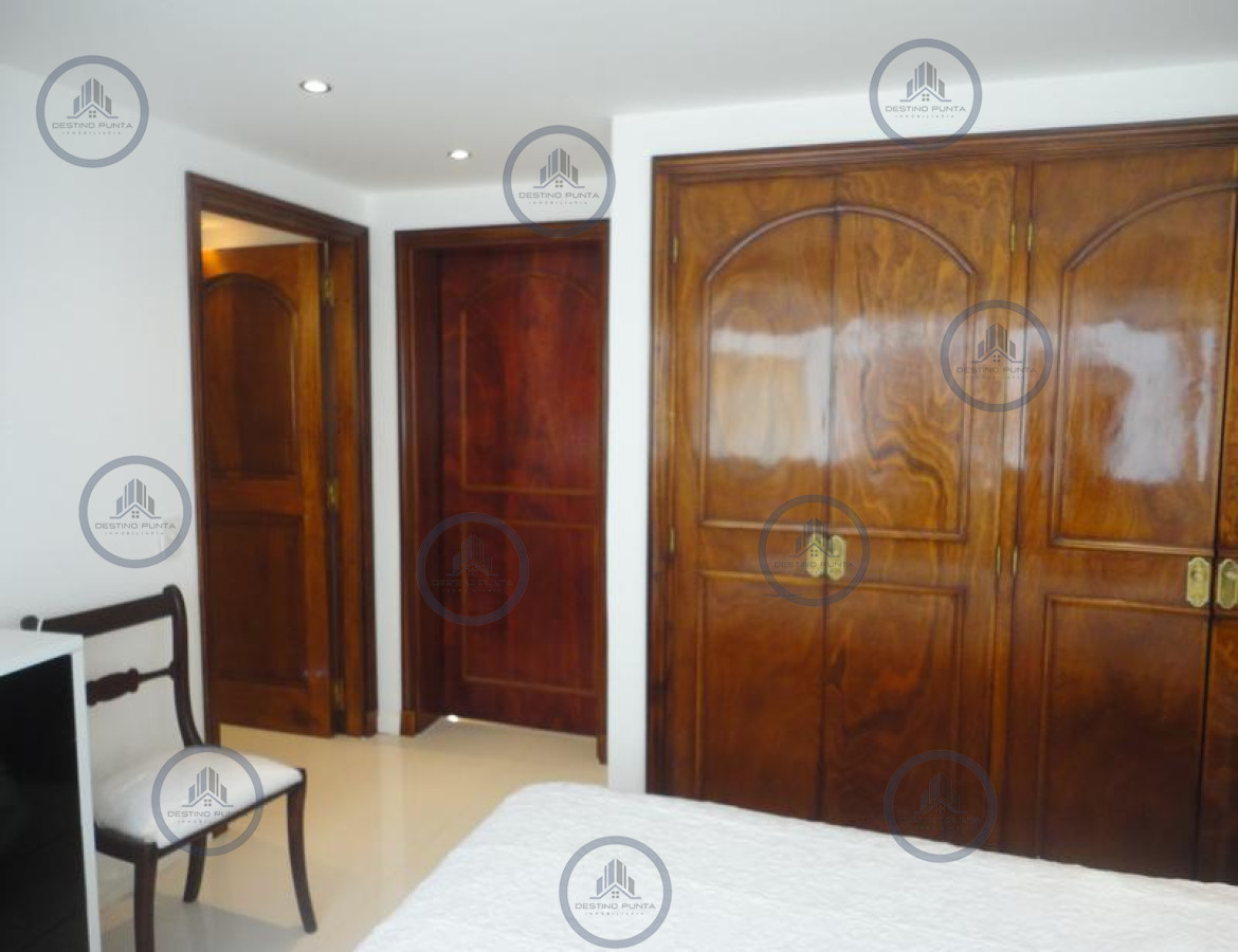 Apartamento ID.956 - Apartamento de 6 Dormitorios Frente al Puerto de Punta del Este