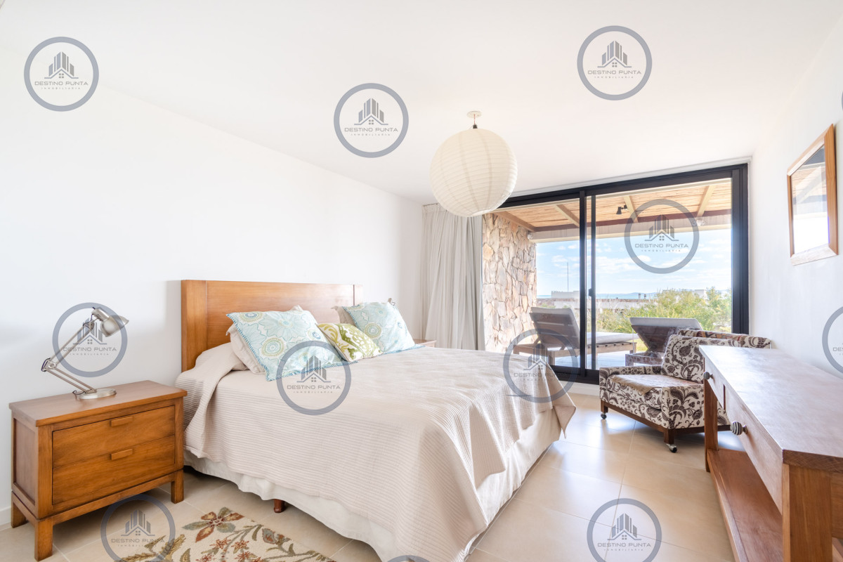 Apartamento ID.9 - Alquier temporario de amplio departamento de tres dormitorios con jardín, Punta Ballena