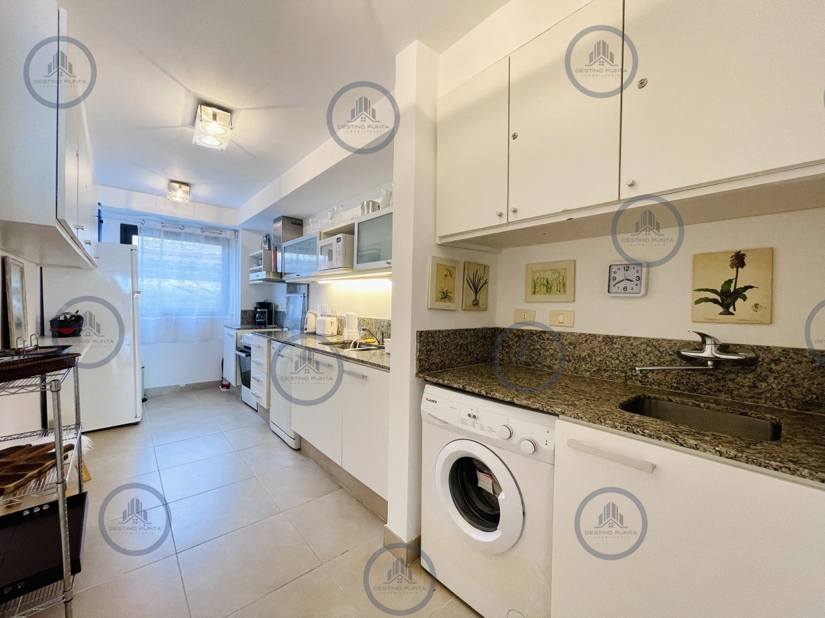 Apartamento ID.1192 - Venta y alquiler de apartamento de dos dormitorios con parrillero de uso exclusivo en Punta Ballena