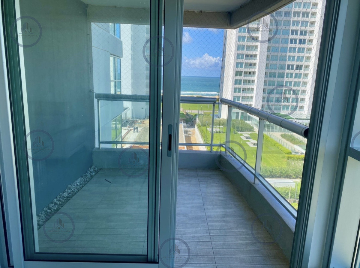 Apartamento ID.2159 - Oportunidad Moderno Apartamento de 2 Dormitorios y Dependencia a Pasos de Playa Brava