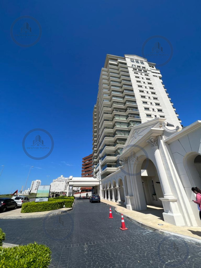 Apartamento ID.994 - Alquiler temporario de apartamento de tres dormitorios en torre de categoría sobre Playa Brava, Punta del Este