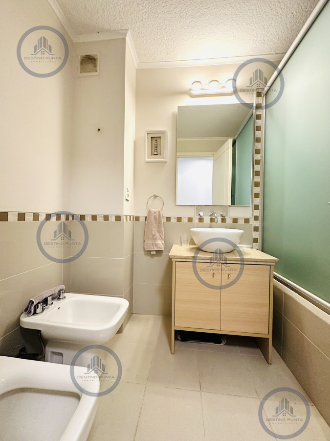 Apartamento ID.176 - Apartamento de 3 Dormitorios en Venta, Ocean Drive Punta del Este