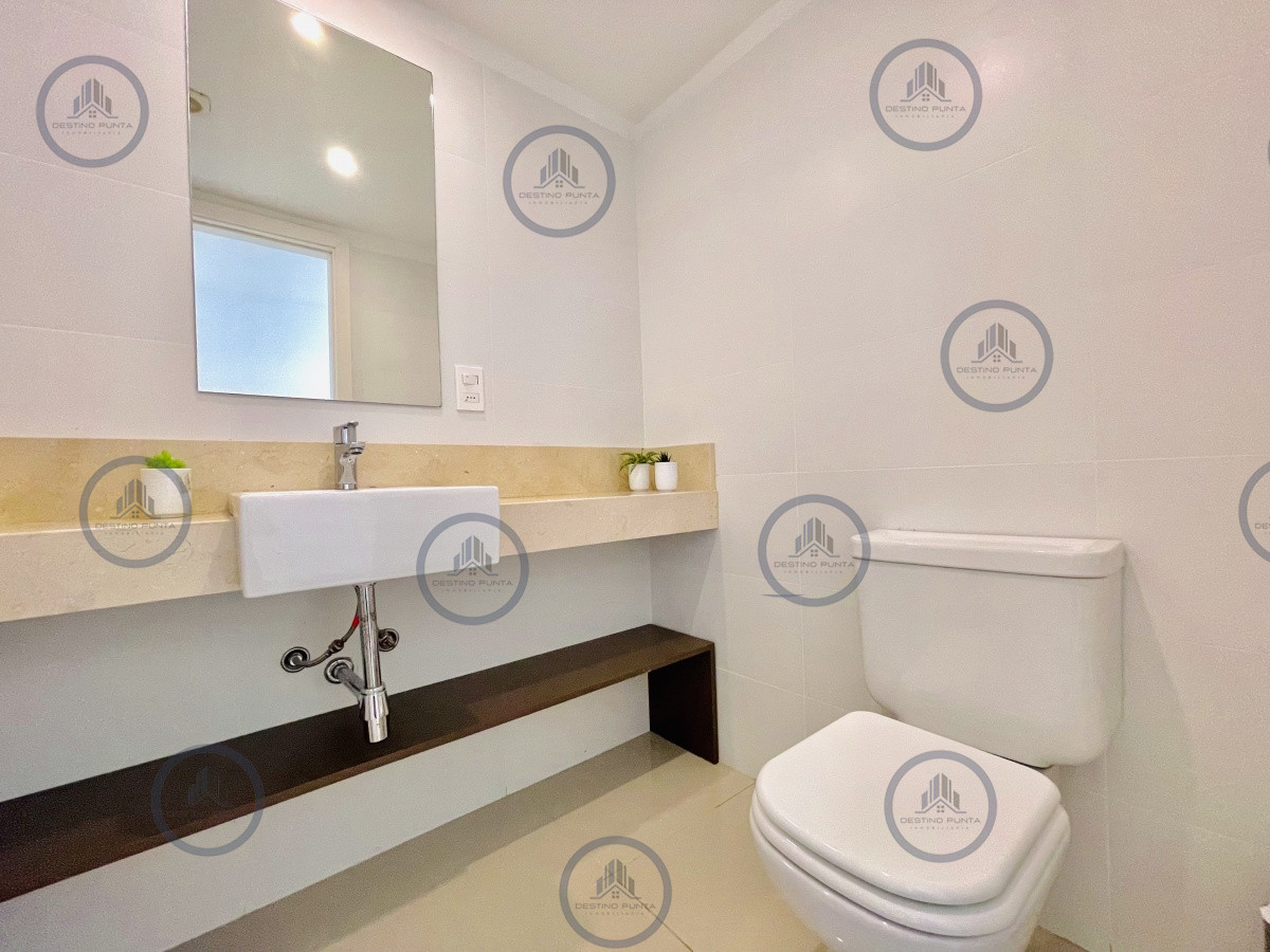 Apartamento ID.304 - Apartamento de 3 Dormitorios y Parrillero Frente al Mar, Playa Mansa