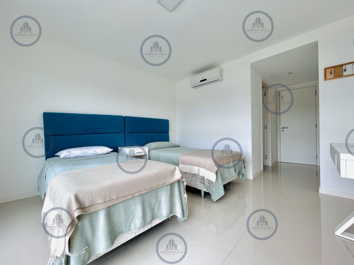 Apartamento ID.304 - Apartamento de 3 Dormitorios y Parrillero Frente al Mar, Playa Mansa