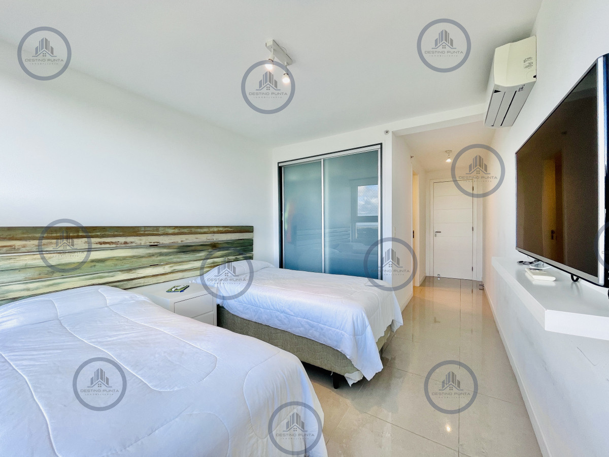 Apartamento ID.2518 -  Exclusivo Penthouse de 3 Dormitorios con Vistas panorámicas a Playa Brava, en Venta