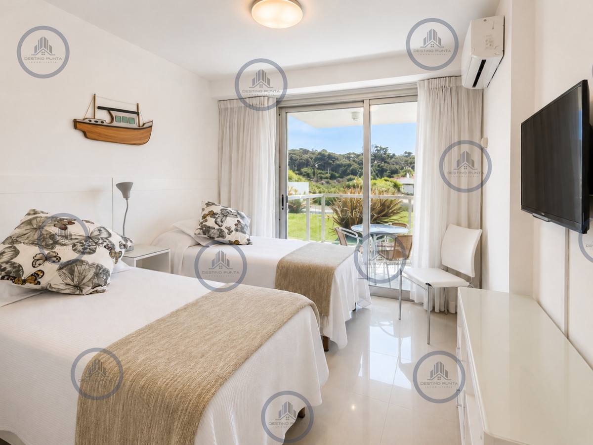 Apartamento ID.3250 - Apartamento moderno de 3 Dormitorios frente al mar en Playa Brava, Punta del Este