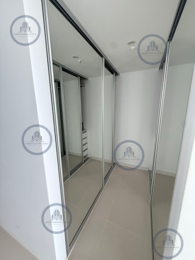Apartamento ID.299 - Apartamento de 2 Dormitorios en Frente a Playa Brava - Punta del Este