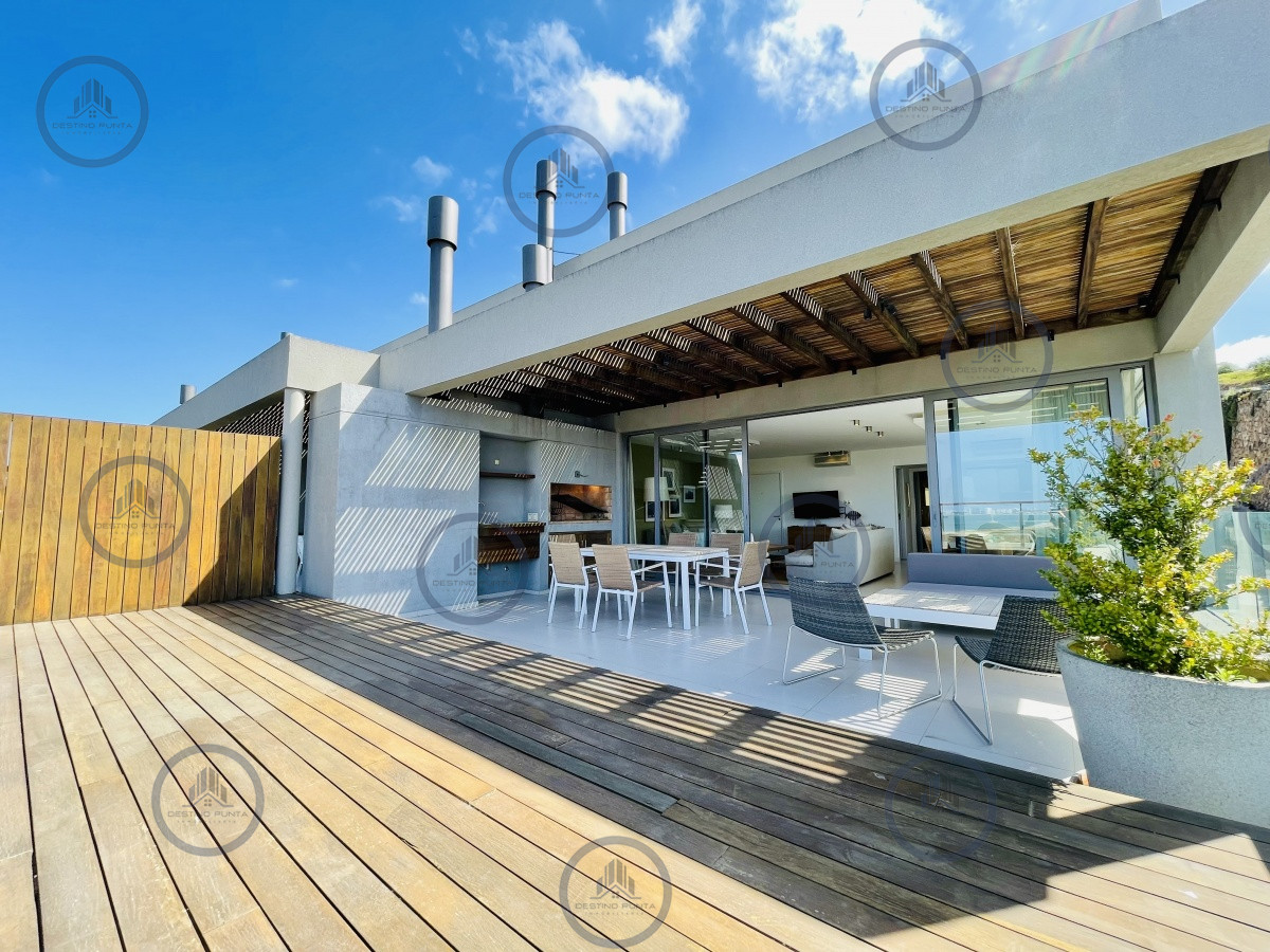 Apartamento ID.112 - Venta OPORTUNIDAD de exclusivo departamento de tres dormitorios y Parrillero en Punta Ballena