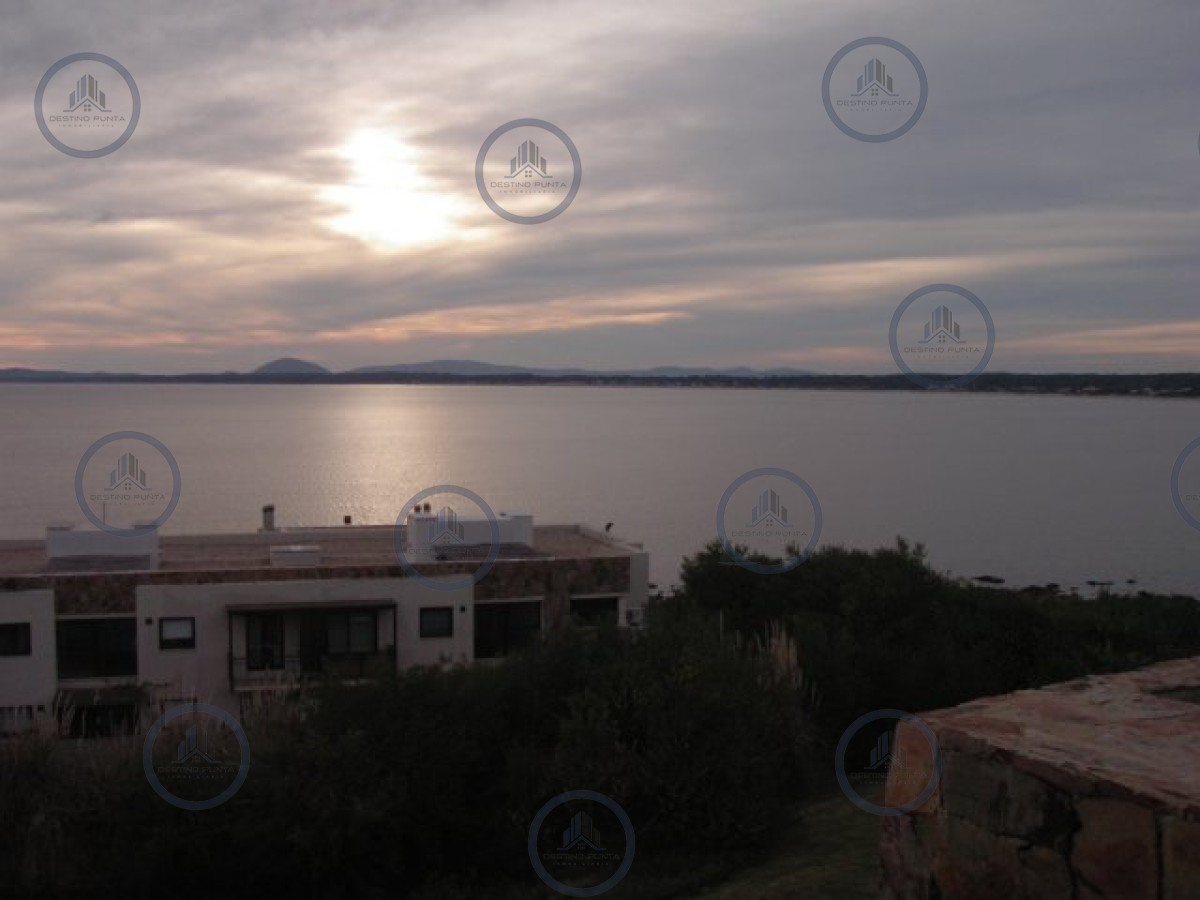 Apartamento ID.31 - Alquiler temporario de apartamento de tres dormitorios más dependencia de servicio, Punta Ballena