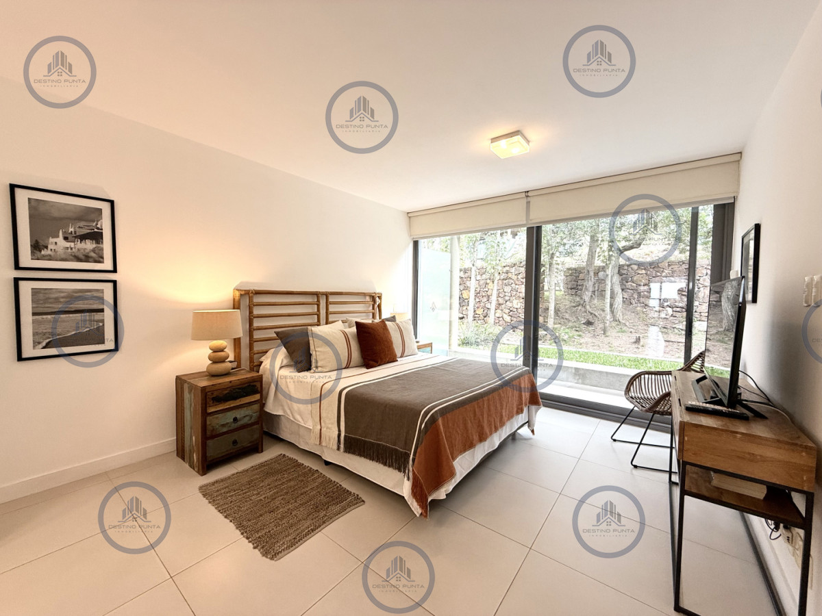 Apartamento ID.3111 - Venta de hermoso departamento de 2 dormitorios más parrillero en Punta Ballena 