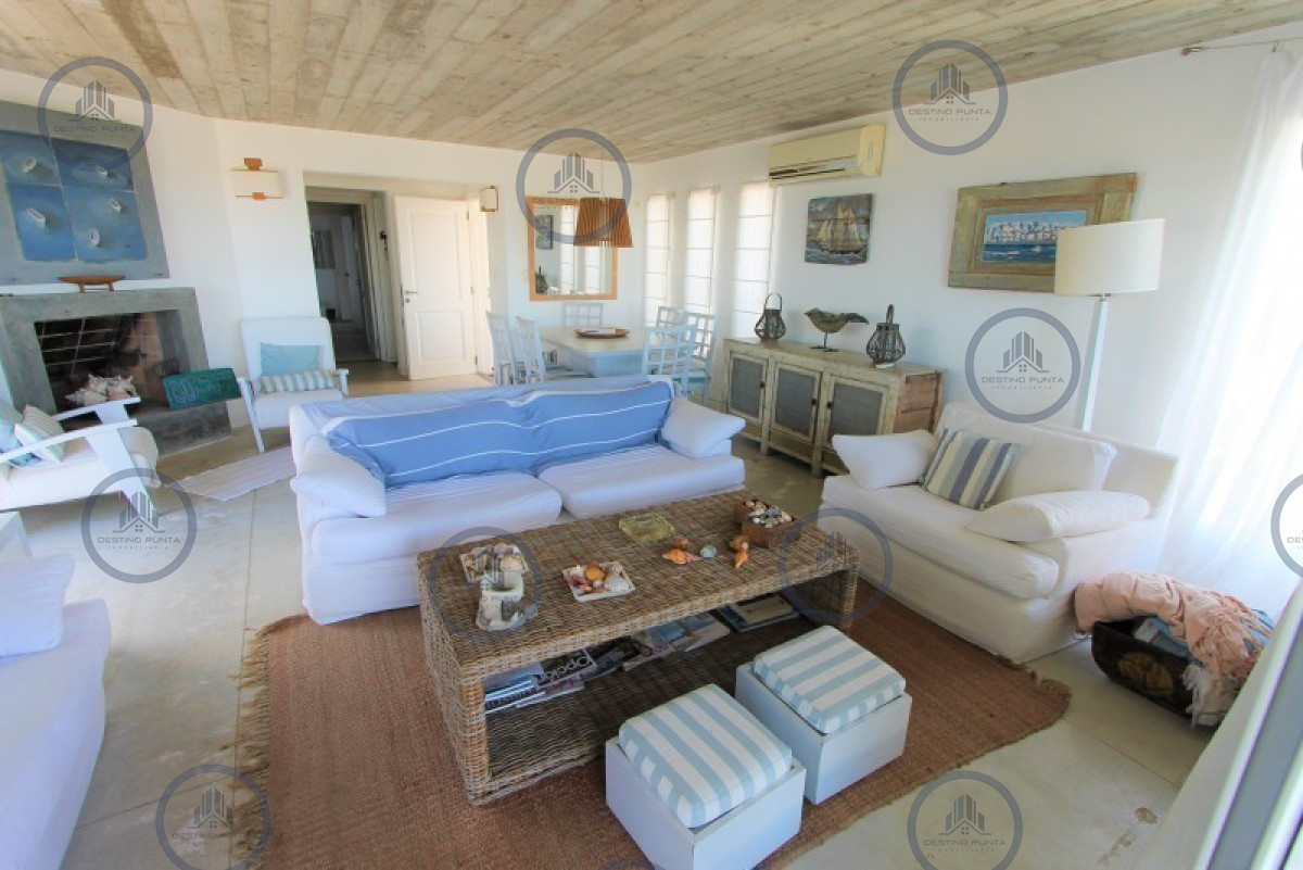 Apartamento ID.1935 - Apartamento con Estufa y Parrillero de 3 Dormitorios en La Barra, Venta y Alquiler