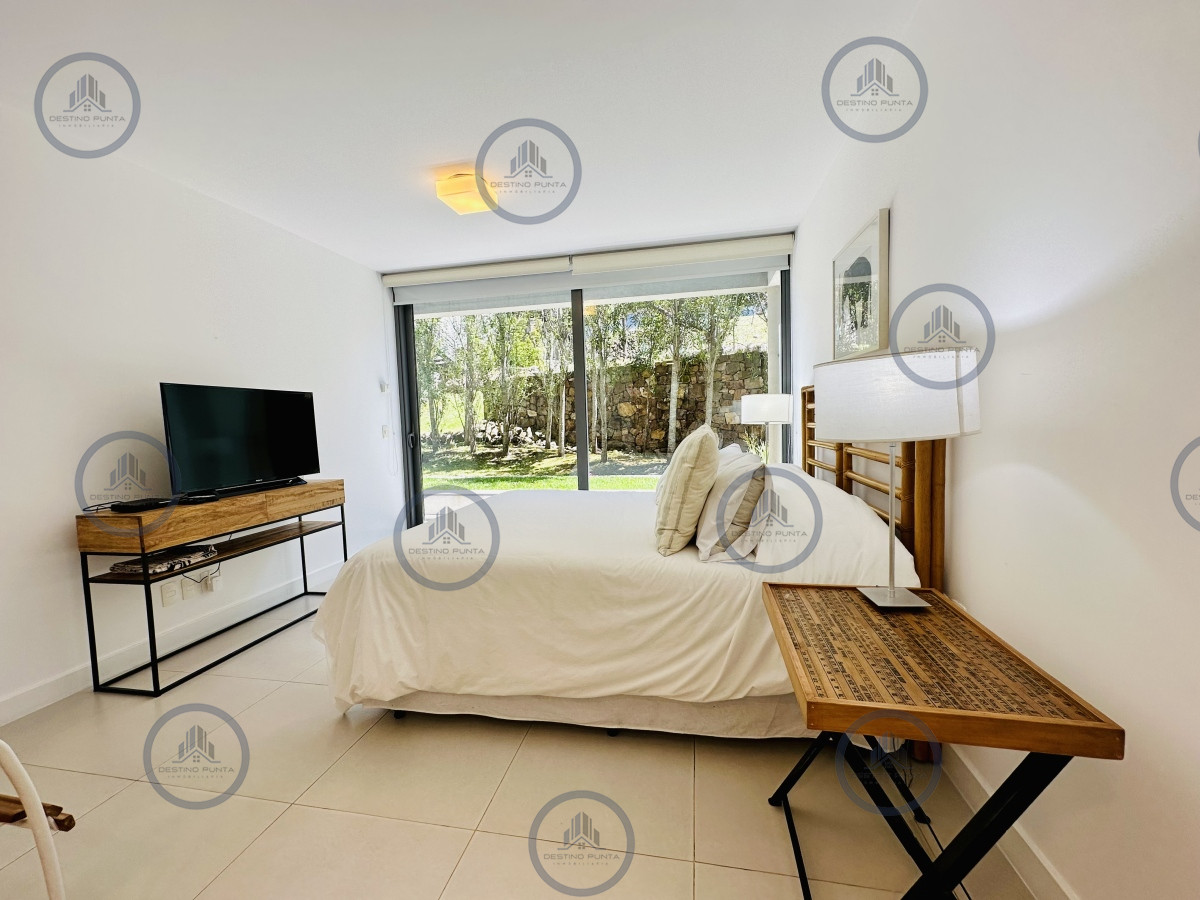Apartamento ID.1690 - Venta y Alquiler temporario de apartamento moderno de dos dormitorios con parrillero en Punta Ballena