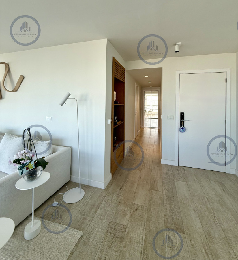 Apartamento ID.2036 - Apartamento Penthouse finamente decorado de 3 dormitorios con parrillero propio en venta, Roosevelt Brava, Punta del Este