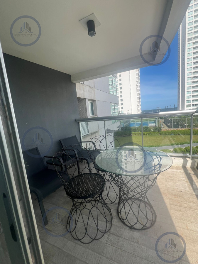 Apartamento ID.2943 - Cómodo apartamento con parrillero propio de 2 dormitorios más dependencia en alquiler, Playa Brava
